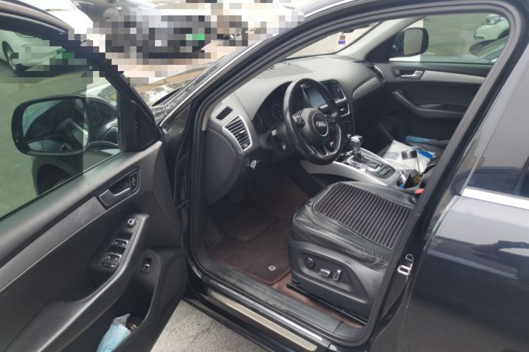 Used Audi Q5 2017 40 TFSI Technology Edition Driver Seat