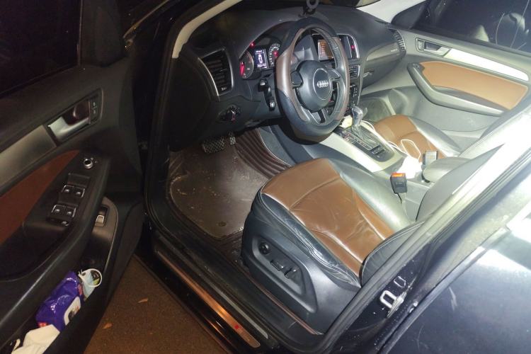 Used Audi Q5 2017 Plus 40 TFSI Ambition Model Driver Seat