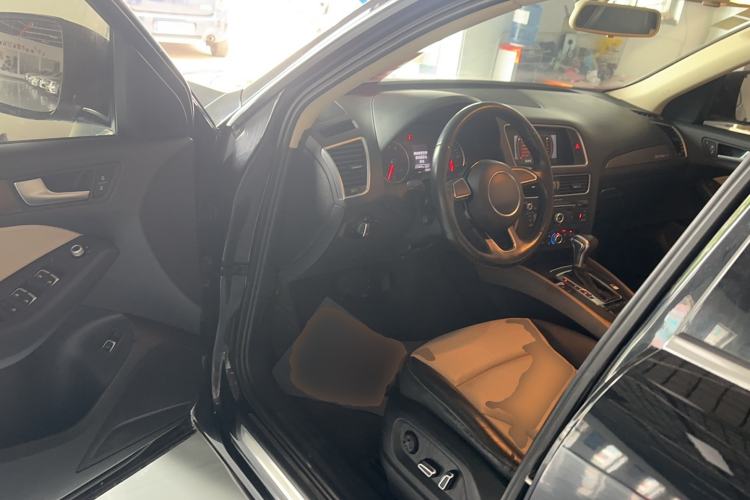 Used Audi Q5 2017 40 TFSI Ambition Edition Driver Seat