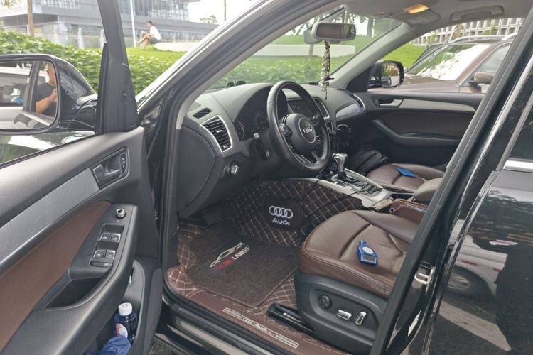 Used Audi Q5 2017 40 TFSI Technology Edition Driver Seat