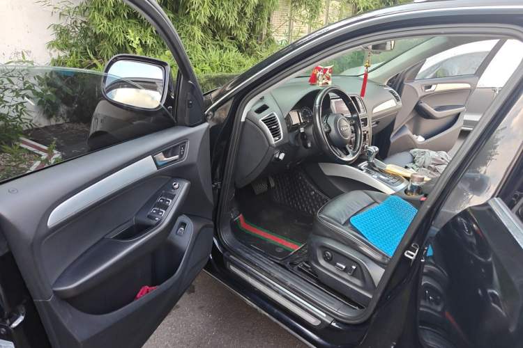 Used Audi Q5 2017 40 TFSI Technology Edition Driver Seat