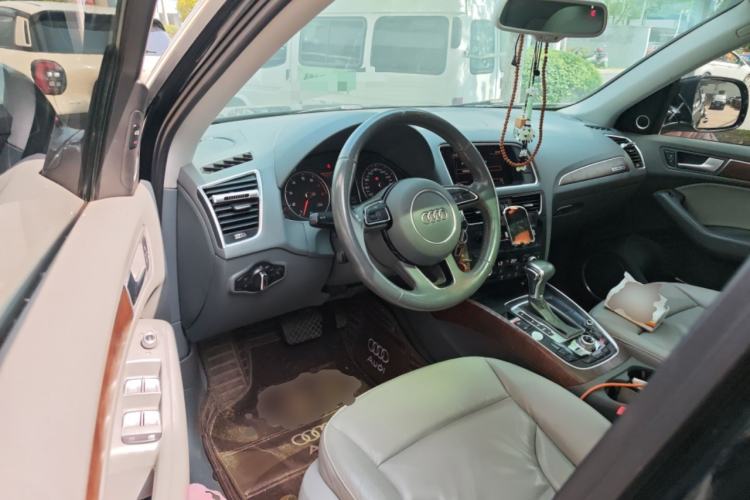 Used Audi Q5 2017 40 TFSI Comfort Model Driver Seat