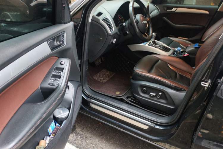 Used Audi Q5 2017 Plus 40 TFSI Technology Model Driver Seat