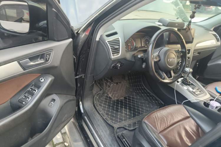 Used Audi Q5 2017 40 TFSI Ambition Edition Driver Seat