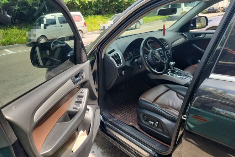 Used Audi Q5 2017 Plus 40 TFSI Ambition Model Driver Seat