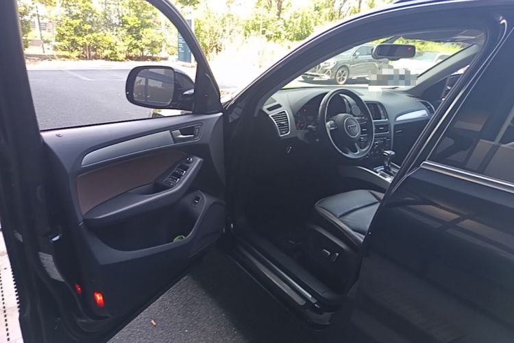 Used Audi Q5 2017 40 TFSI Technology Edition Driver Seat