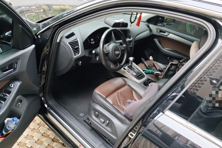 Used Audi Q5 2017 Plus 40 TFSI Ambition Model Driver Seat