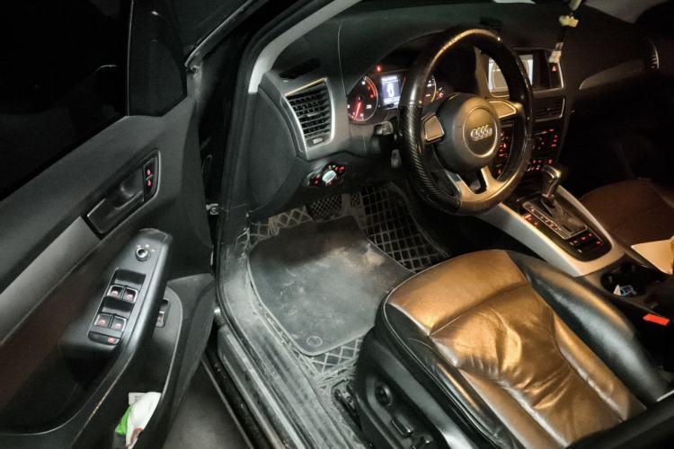 Used Audi Q5 2017 Plus 40 TFSI Ambition Model Driver Seat