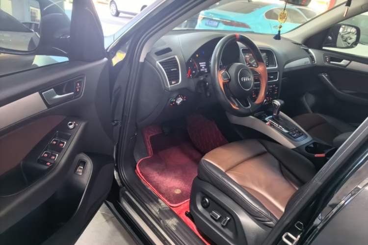 Used Audi Q5 2017 Plus 40 TFSI Ambition Model Driver Seat