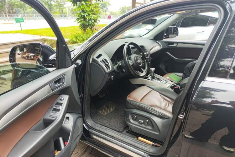 Used Audi Q5 2017 40 TFSI Ambition Edition Driver Seat