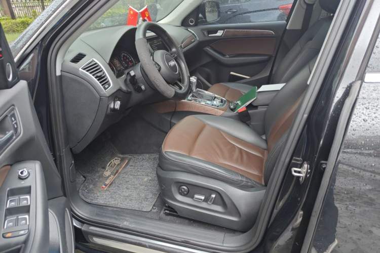 Used Audi Q5 2017 40 TFSI Comfort Model Driver Seat
