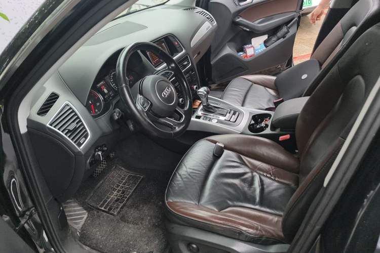 Used Audi Q5 2017 40 TFSI Technology Edition Driver Seat