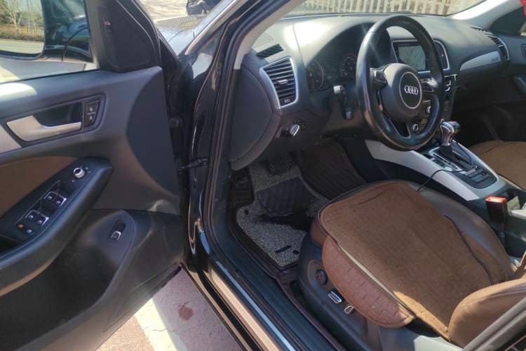 Used Audi Q5 2017 40 TFSI Technology Edition Driver Seat