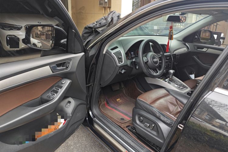 Used Audi Q5 2017 Plus 40 TFSI Ambition Model Driver Seat