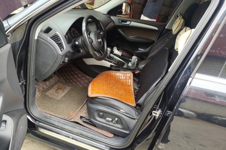 Used Audi Q5 2017 40 TFSI Technology Edition Driver Seat