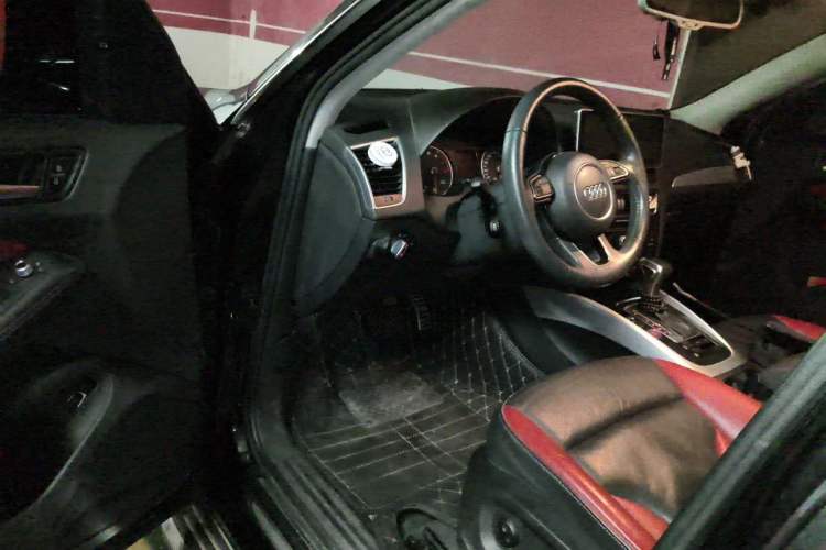Used Audi Q5 2017 Plus 40 TFSI Technology Model Driver Seat