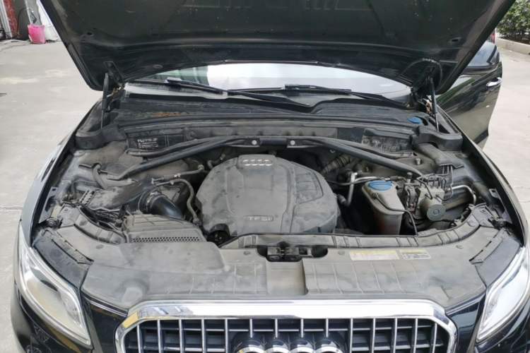 Used Audi Q5 2017 40 TFSI Technology Edition Engine Bay