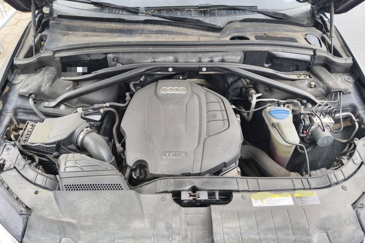 Used Audi Q5 2017 Plus 40 TFSI Ambition Model Engine Bay