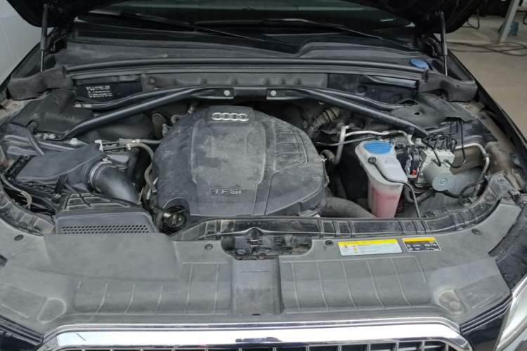 Used Audi Q5 2017 40 TFSI Technology Edition Engine Bay