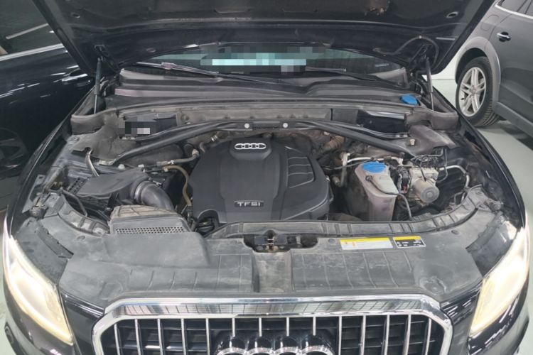 Used Audi Q5 2017 Plus 40 TFSI Ambition Model Engine Bay