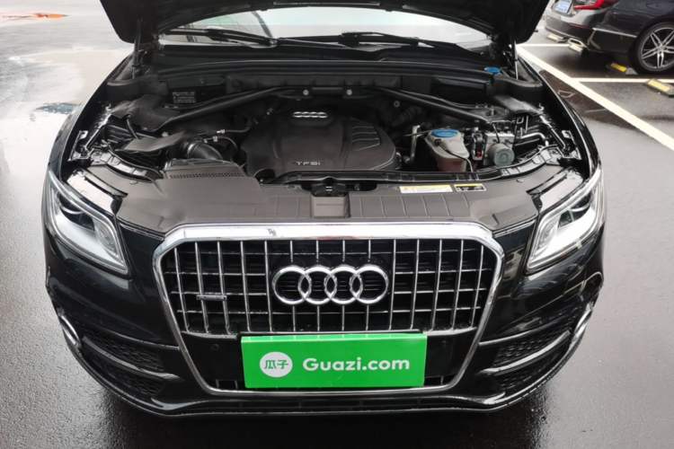 Used Audi Q5 2017 Plus 40 TFSI Ambition Model Engine Bay