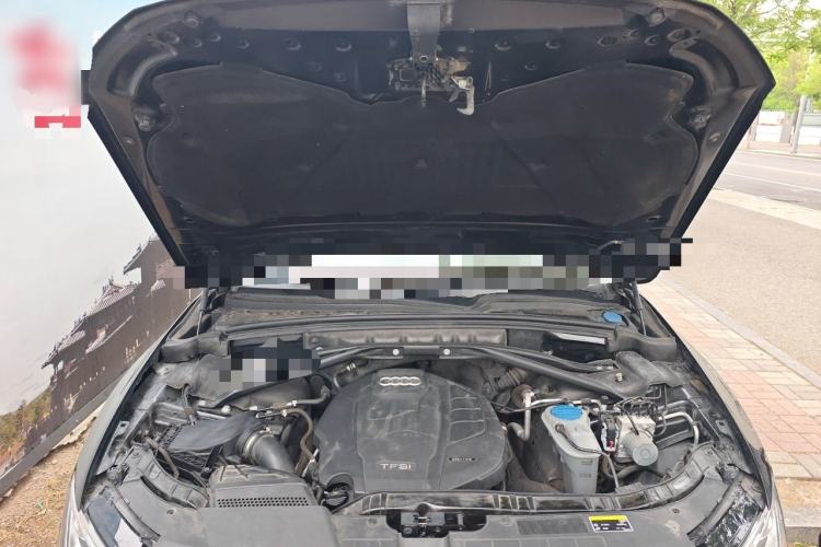 Used Audi Q5 2017 Plus 40 TFSI Ambition Model Engine Bay