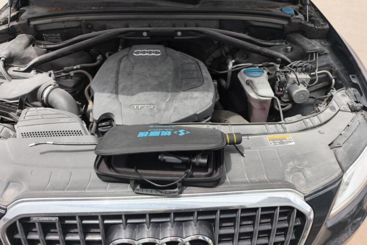 Used Audi Q5 2017 40 TFSI Comfort Model Engine Bay