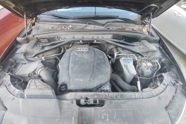 Used Audi Q5 2017 40 TFSI Dynamic Edition Engine Bay