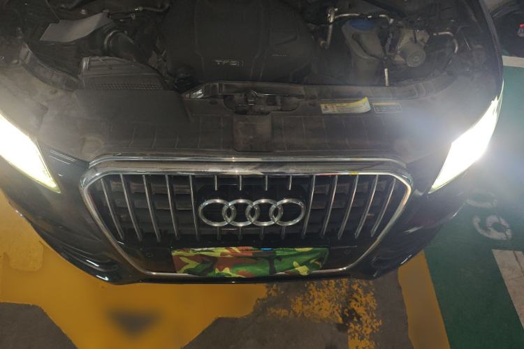 Used Audi Q5 2017 40 TFSI Comfort Model Engine Bay