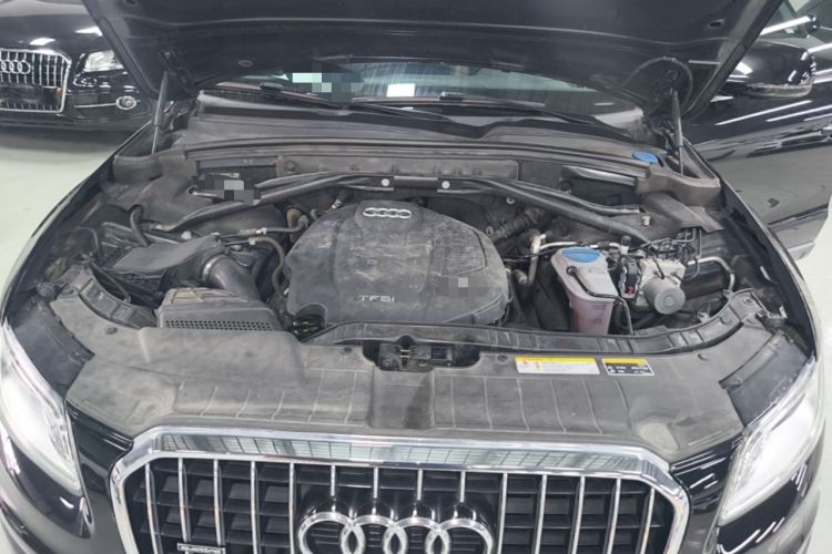 Used Audi Q5 2017 40 TFSI Comfort Model Engine Bay