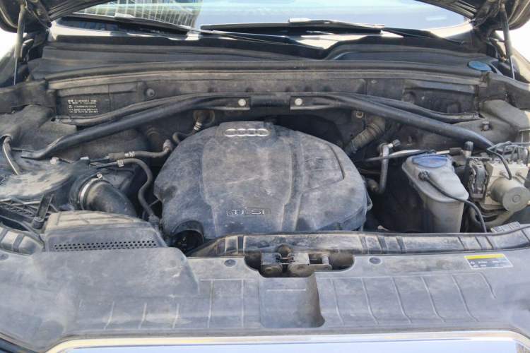 Used Audi Q5 2017 40 TFSI Technology Edition Engine Bay