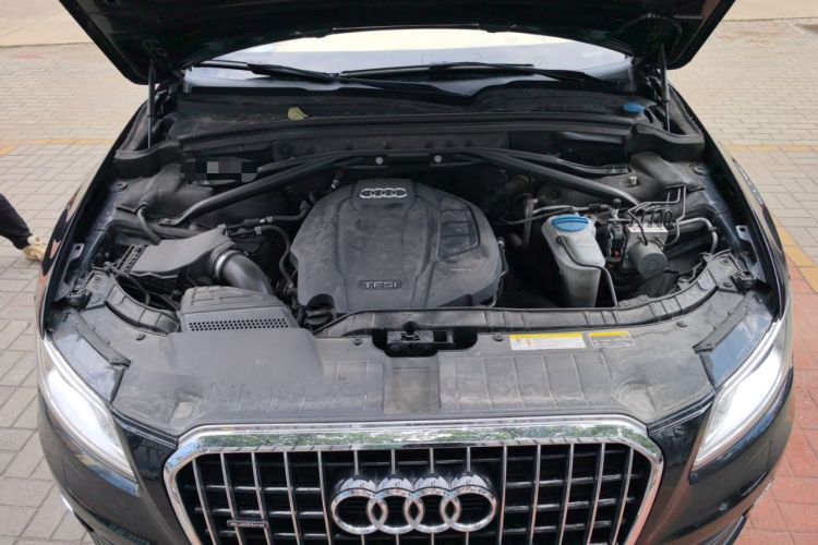 Used Audi Q5 2017 40 TFSI Technology Edition Engine Bay