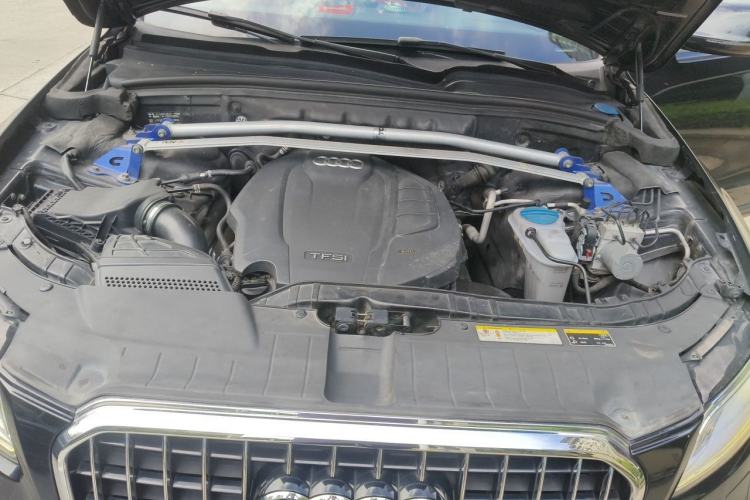 Used Audi Q5 2017 Plus 40 TFSI Ambition Model Engine Bay