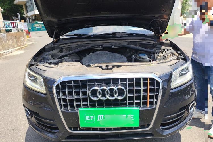 Used Audi Q5 2017 Plus 40 TFSI Ambition Model Engine Bay