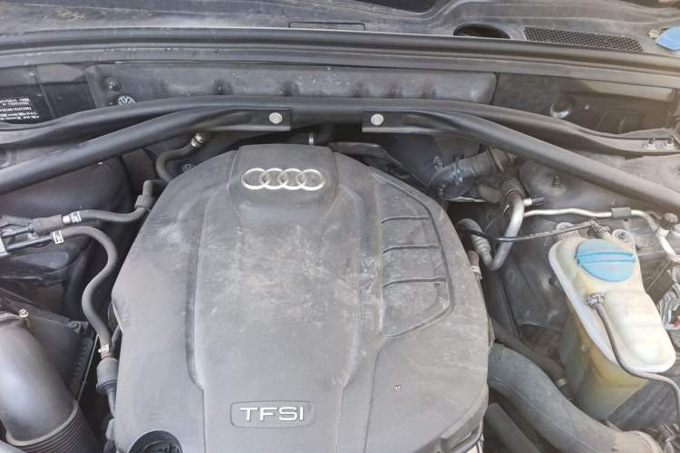 Used Audi Q5 2017 40 TFSI Technology Edition Engine Bay