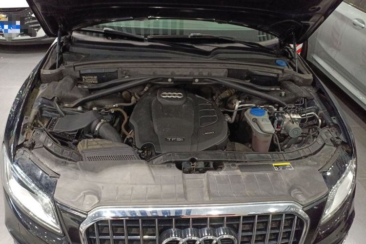Used Audi Q5 2017 Plus 40 TFSI Ambition Model Engine Bay
