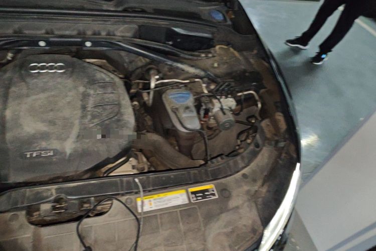 Used Audi Q5 2017 Plus 40 TFSI Comfort Model Engine Bay Left
