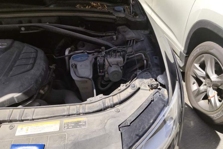 Used Audi Q5 2017 Plus 40 TFSI Technology Model Engine Bay Left
