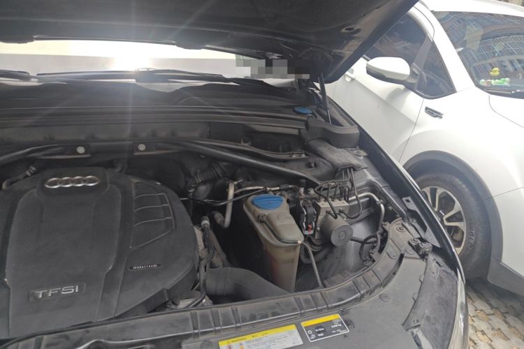 Used Audi Q5 2017 Plus 40 TFSI Ambition Model Engine Bay Left
