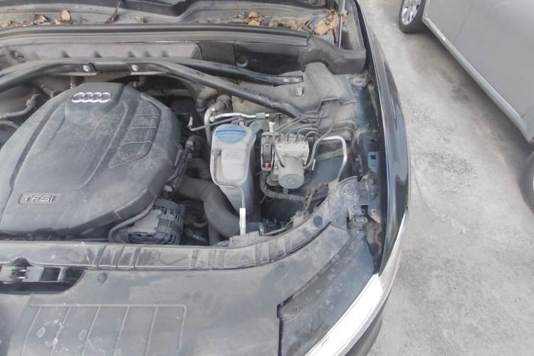Used Audi Q5 2017 40 TFSI Dynamic Edition Engine Bay Left