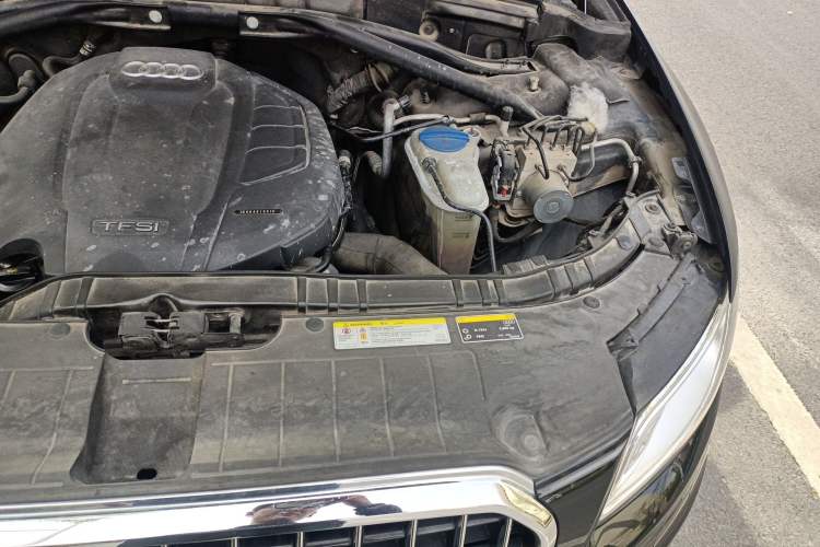 Used Audi Q5 2017 Plus 40 TFSI Technology Model Engine Bay Left