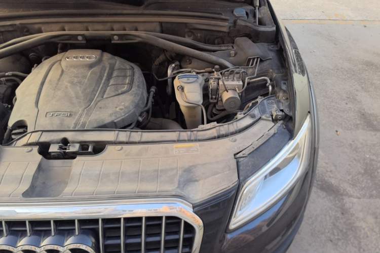 Used Audi Q5 2017 Plus 40 TFSI Technology Model Engine Bay Left