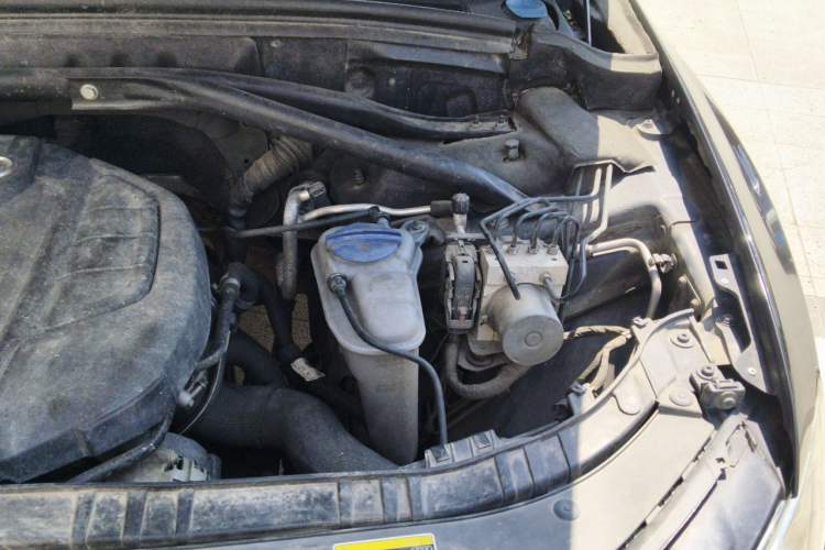 Used Audi Q5 2017 40 TFSI Technology Edition Engine Bay Left