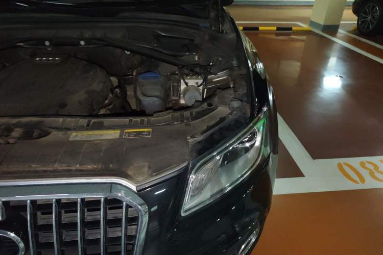 Used Audi Q5 2017 Plus 40 TFSI Ambition Model Engine Bay Left