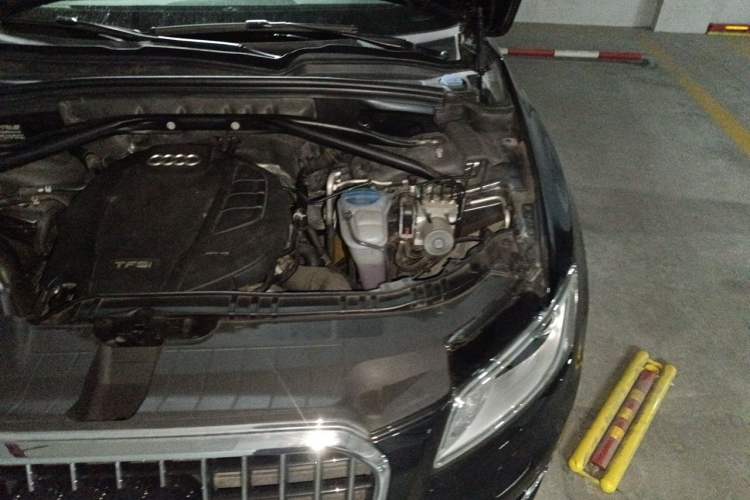 Used Audi Q5 2017 40 TFSI Technology Edition Engine Bay Left