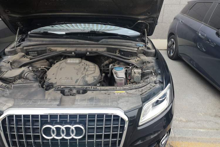 Used Audi Q5 2017 40 TFSI Technology Edition Engine Bay Left