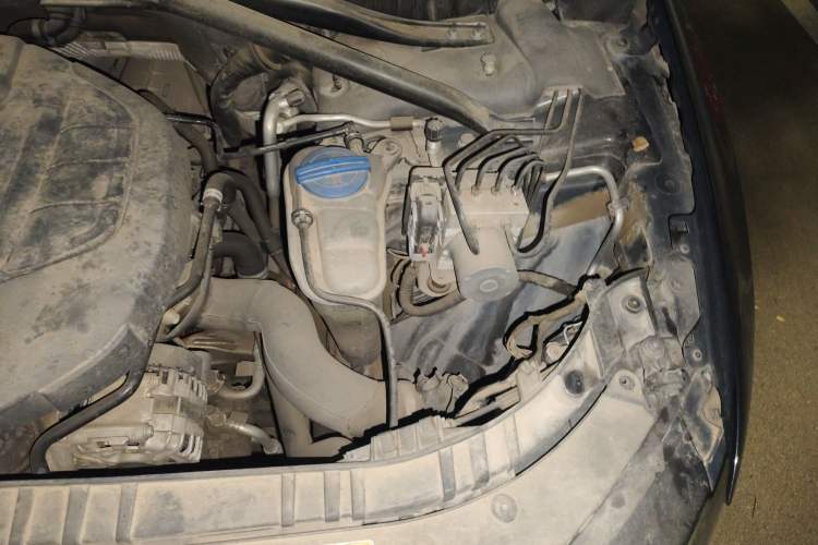 Used Audi Q5 2017 Plus 40 TFSI Ambition Model Engine Bay Left
