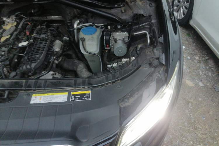 Used Audi Q5 2017 40 TFSI Technology Edition Engine Bay Left