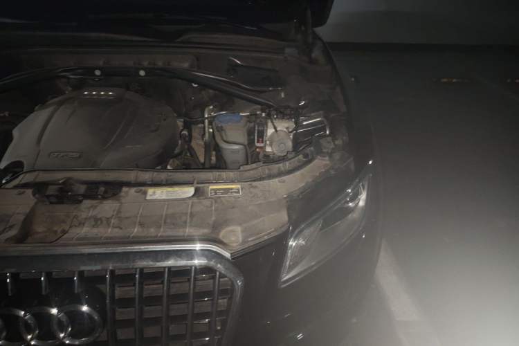 Used Audi Q5 2017 Plus 40 TFSI Technology Model Engine Bay Left