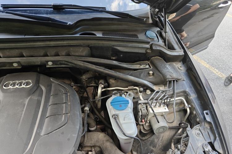 Used Audi Q5 2017 40 TFSI Technology Edition Engine Bay Left